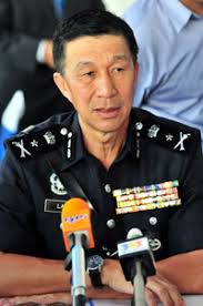 KUCHING: State Deputy Commissioner of Police SAC Dato Law Hong Soon yesterday said the border post at Tebedu &#39;is not to be so much of a concern&#39;. - kch-bp250313-lhp-lawtebedu-