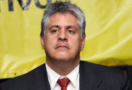 Después de varias horas de que la defensa de Iván Moreno, Jaime Araújo Rentería, expusiera sus argumentos para considerar que el procurador Alejandro ... - 282469_124736_1