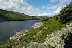 Warning over dangers of cold-water shock during heatwave