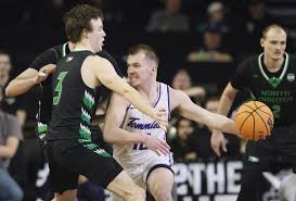 Men’s basketball: Tommies upset in Summit semifinals