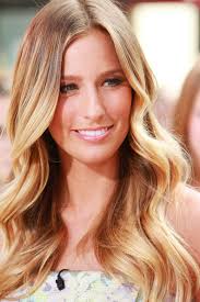 Renee Bargh - Renee Bargh on the Set of &#39;Extra&#39; in LA - Renee%2BBargh%2BRenee%2BBargh%2BSet%2BExtra%2BLA%2BVtg8yKouw9Ql