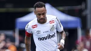 Neymar se reapresenta ao Santos após disputa da Copa; veja como foi