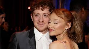 Ariana Grande and Ethan Slater: Relationship on the Rocks?