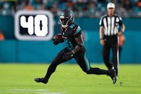 Tyreek Hill injured during game