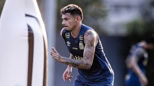 Tiquinho Soares e Santos encaminham rescisão contratual; atacante interessa ao Coritiba