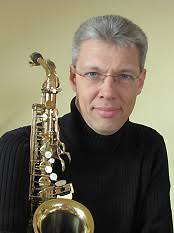Andreas Reimers spielt Musik von Swing bis hin zu sinfonischer Blasmusik und ...