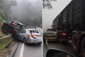 Bus and nine other vehicles involved in crash on Anchieta Highway