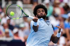 Pegula renverse Swiatek et Fils se qualifie pour la finale de l'Open de Cincinnati.