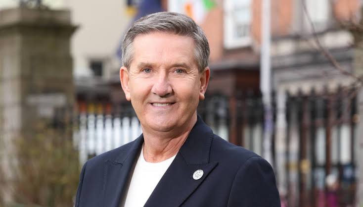 Daniel O’Donnell to step back from music career to focus on health