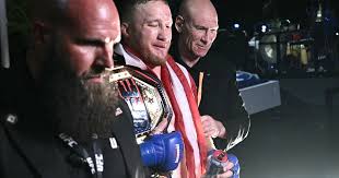 Justin Gaethje scores upset UFC championship win in controversial White House fight
