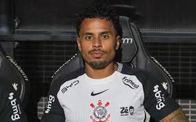 Declaração de ex-Flamengo em apresentação no Corinthians viraliza: 'Nunca mais'