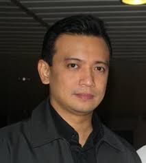 The first one was this:”Let us not forget the uncavalier act of Antonio Trillanes ... - trillanes6