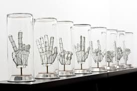 Résultat de recherche d'images pour "calder's wire sculptures"