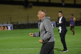 Baptista celebra marca de 14 jogos consecutivos sem derrota, mas alerta: “Não podemos cair em armadilha”