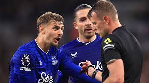Everton Player Dey Complain About Referees Dem After Suspension