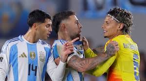 El enojo de Nicolás Otamendi con el árbitro del partido