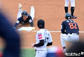 KBO 한화 이글스 vs KT 위즈 경기 장면