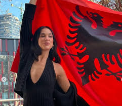 Dua Lipa flet për herë të parë për protestat në Shqipëri