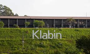 Klabin (KLBN11) anuncia prejuízo de R$ 497 mi no 1T26: 'Culpa do câmbio e da inflação'