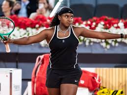 Relive Baptiste's 6 saved match points and tiebreak in Sabalenka upset