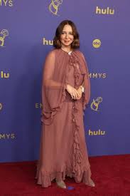 Maya Rudolph Goes Boho in a Dusty Rose Gown at the 2024 Emmys