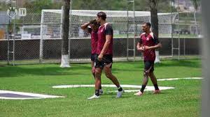 Alisson vai ao CT do Corinthians em meio a impasse sobre pagamento de empréstimo ao São Paulo