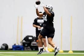 Why does Klint Kubiak value a fullback with the Raiders?