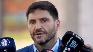 Milei reconfigura su Gabinete: Adorni asume, Santilli espera. ¿Qué sigue? - Imagen ilustrativa del artículo