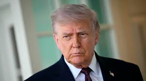 Trump om Irans oliedepoter: 'Lige ved at eksplodere' | Udland | Nyheder