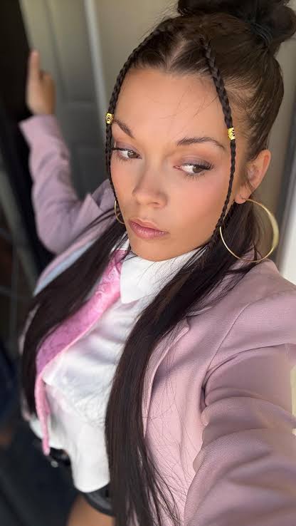 COURTNEY HADWIN (@courtneyhadwin) • Instagram photos and videos