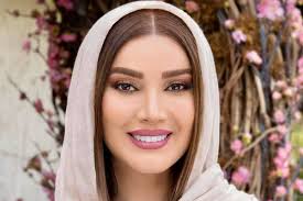 ذوق متین ستوده از کادوی شب یلدایی اش؛ همسر کامران چقدر کیف کرده