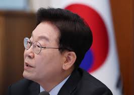 이 대통령 “짜장면 좋다는 건 짬뽕 폄훼···대통령 욕하는 게 국민스포츠이던 그때가 떠오른다”