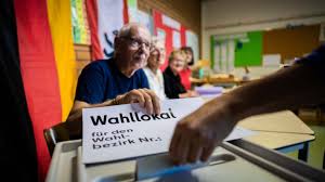 ++ Keine politischen Symbole beim Wählen erlaubt ++ 1.100 Polizeikräfte sichern die Wahl ++ — rbb24.de