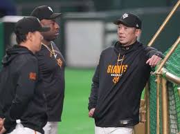 巨人にイラン戦争の影響 R・マルティネスの来日が遅れる可能性浮上 阿部監督「混雑していて（航空券が）取れないと」