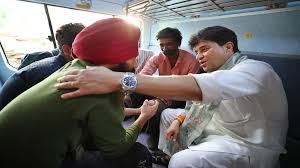 Video: Jyotiraditya Scindia sings classic Bollywood song ‘Suhaana safar’ during train journey