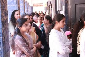 SIR നടപ്പിലാക്കിയ ആദ്യതിരഞ്ഞെടുപ്പ്; പ്രതീക്ഷക്കൊത്ത് ഉയരാതെ പോളിങ് ശതമാനം, നഗരവോട്ടുകൾ കുറഞ്ഞു