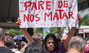 Ato em Volta Redonda repudia violência contra a mulher após tentativa de feminicídio
