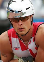 Der Thurgauer Rollstuhlsportler Marcel Hug hat den New York Marathon gewonnen. Der 27-jährige Pfyner setzte sich in 1:40:14 Stunden durch. - marcel-hug-3-e1346011637655