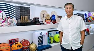 How did Kin Global's IPO become four times oversubscribed?