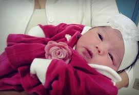 Resultado de imagem para bebês nascendo parto normal