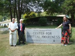 Gerhard, Harald und Marlies Reiske mit Roy Eugene Davis im Center ... - DSC02187_1024x768