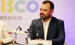 Destaca Quirino la creación de un centro de mantenimiento de Volaris