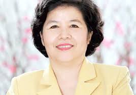 Năm ngoái bà Mai Kiều Liên cũng là người Việt Nam duy nhất có tên trong danh sách 50 nữ doanh nhân quyền lực nhất châu Á do tạp chí Forbes bình chọn. - 1-mai-kieu-lien-sua-vinamilk-giaoduc-net-vn-1390112755438