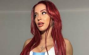 En OnlyFans, fotos para el infarto de Flor Vigna en honor a la Selección