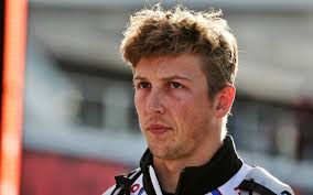 Lawson brilla en Las Vegas: Del Top 6 al Desafío en la Carrera