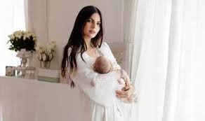 “Sweet Lily, we love you”: Max Verstappen’s mother and sister react to Kelly Piquet’s fresh photos with newborn daughter