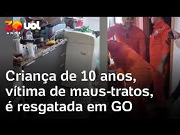 Trancada e sem comida, criança é resgatada no dia do aniversário de 10 anos