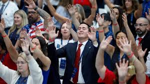 Hommage à Charlie Kirk: Discours Émouvants et Foule Massive à Glendale! - Imagen principal del artículo