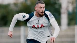 Radu Drăgușin, titular la Tottenham în meciul contra "colosului" Haaland