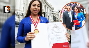 ¡Escándalo! Congreso condecora a Dayanita pese a polémica XXX